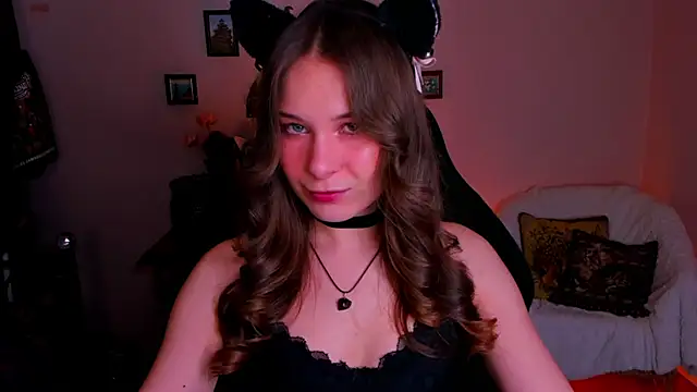 LanaLovely online show from April 30, 2026, 6:31 am