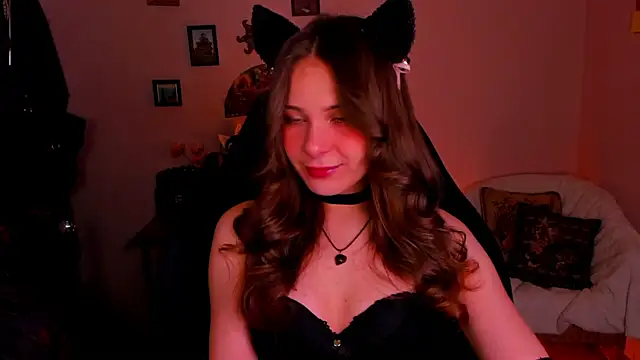 LanaLovely online show from May 11, 2026, 6:37 am