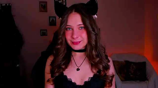 LanaLovely online show from May 8, 2026, 6:17 am