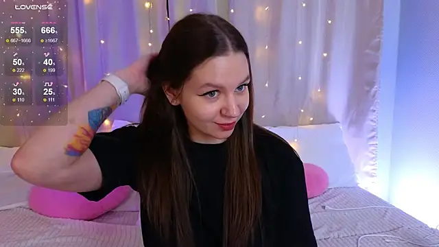 kira sweety x online show from April 26, 2026, 5:32 pm