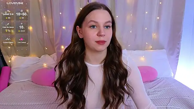 kira sweety x online show from April 27, 2026, 6:17 pm