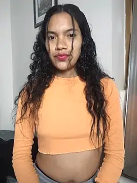 Julieta Parker online show from July 14, 2026, 2:05 am