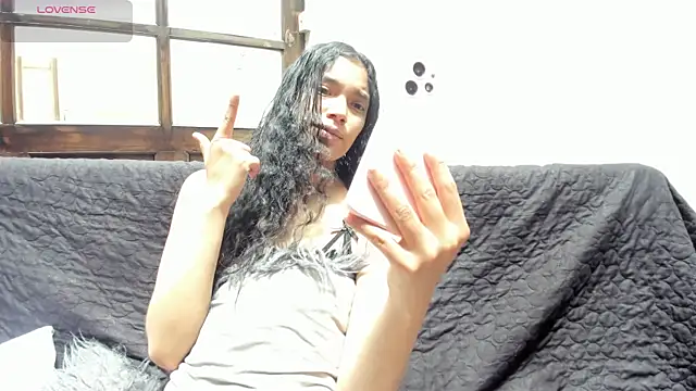 Julieta Parker online show from July 31, 2026, 4:26 pm