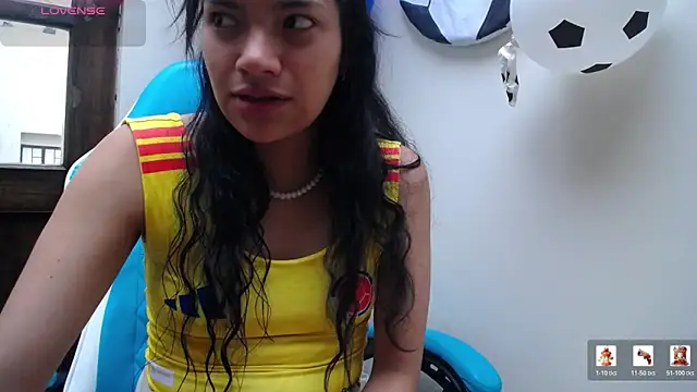 Snapshot of Julieta_Parker chatting on June 15, 2026, 7:24 pm Julieta Parker online show from June 15, 2026, 7:24 pm