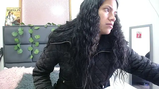 Julieta Parker online show from March 29, 2026, 1:02 pm