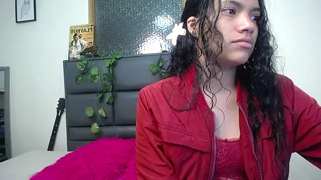 Julieta Parker online show from April 28, 2026, 3:11 am