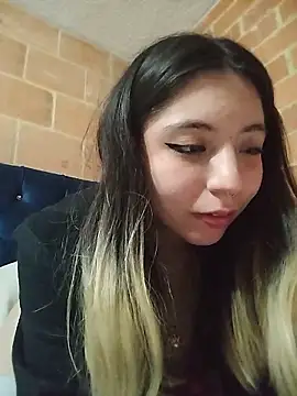 Snapshot of Romy_na chatting on February 28, 2026, 12:43 am Romy na online show from February 28, 2026, 12:43 am