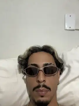 Snapshot of ActingSubunit chatting on July 24, 2026, 7:32 pm ActingSubunit online show from July 24, 2026, 7:32 pm