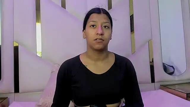 Vaneline2 online show from April 22, 2026, 12:34 pm