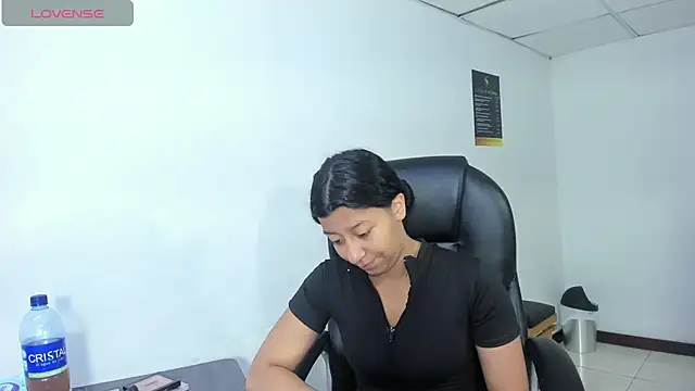 Vaneline2 online show from February 13, 2026, 5:46 pm