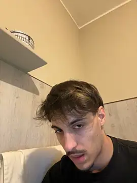 padroneattivo21 online show from February 3, 2026, 7:41 pm