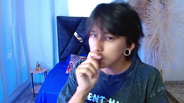 nikoo 18 online show from March 20, 2026, 3:02 pm