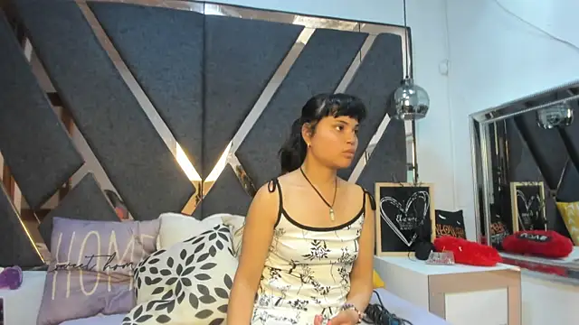 Snapshot of Maggyx chatting on March 24, 2026, 2:06 pm Maggyx online show from March 24, 2026, 2:06 pm