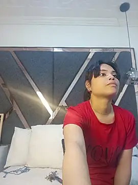 Maggyx online show from June 17, 2026, 1:54 pm