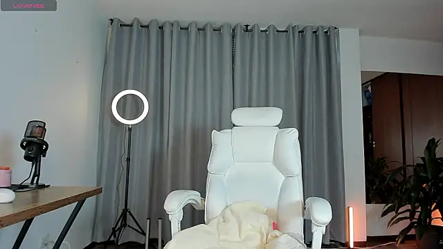 Snapshot of karinnixx chatting on March 15, 2026, 2:46 pm karinnixx online show from March 15, 2026, 2:46 pm