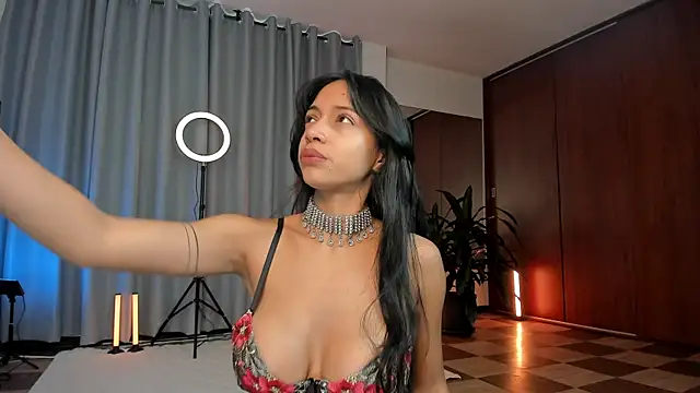 karinnixx online show from June 10, 2026, 5:03 pm