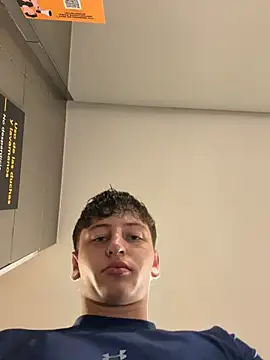 ARON LUXX online show from June 14, 2026, 4:41 pm