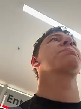 ARON LUXX online show from March 4, 2026, 2:47 pm