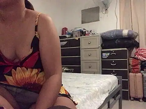 lady candy85 online show from February 6, 2026, 7:21 pm