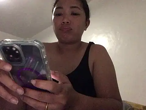 Snapshot of lady_candy85 chatting on April 5, 2026, 9:54 pm lady candy85 online show from April 5, 2026, 9:54 pm
