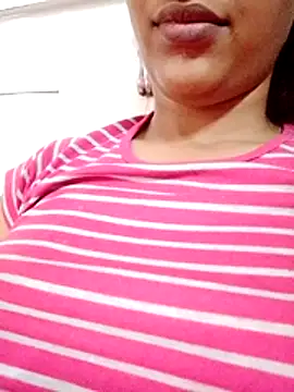 Snapshot of komalsharma99 chatting on June 24, 2026, 5:39 am komalsharma99 online show from June 24, 2026, 5:39 am