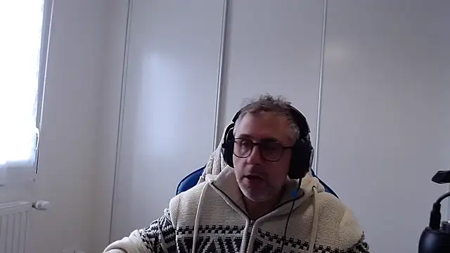 Snapshot of mika3377 chatting on February 20, 2026, 11:45 am mika3377 online show from February 20, 2026, 11:45 am