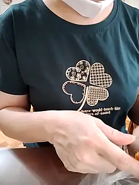 LiilyZi online show from March 20, 2026, 12:44 am