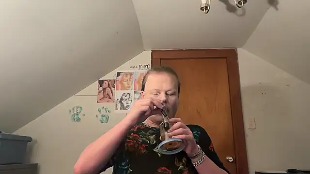 RaeganV online show from March 8, 2026, 11:52 pm