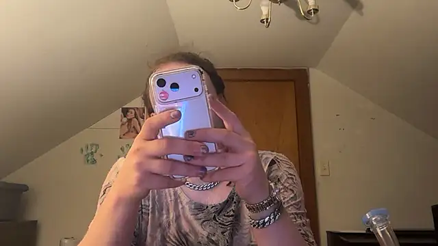 RaeganV online show from March 6, 2026, 11:44 pm