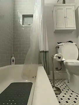 RaeganV online show from March 4, 2026, 6:59 pm