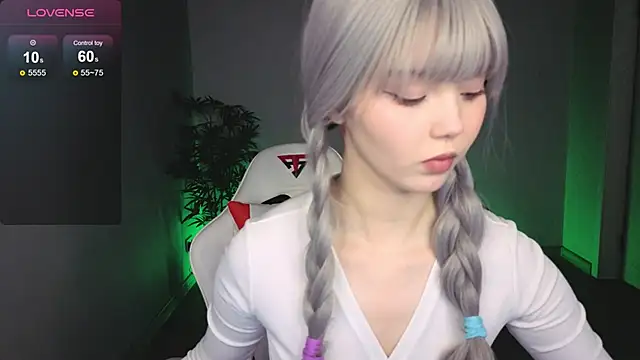 PONKY PINKY online show from May 5, 2026, 2:36 am