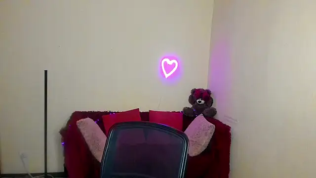 BlondMikey22 online show from June 14, 2026, 5:41 am