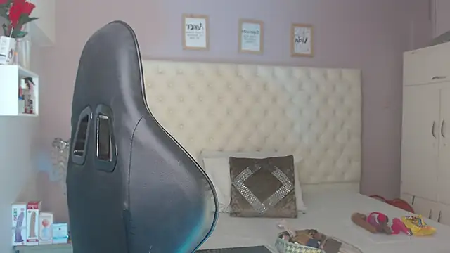 candy  ebony online show from March 27, 2026, 7:06 am