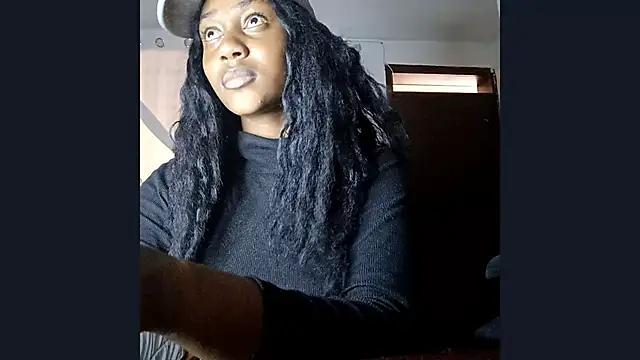 ChristalAkoni online show from February 6, 2026, 4:03 pm