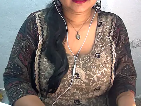 Snapshot of Saniya_K2 chatting on July 15, 2026, 4:47 pm Saniya K2 online show from July 15, 2026, 4:47 pm