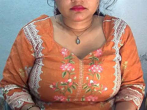 Snapshot of Saniya_K2 chatting on July 11, 2026, 5:02 pm Saniya K2 online show from July 11, 2026, 5:02 pm