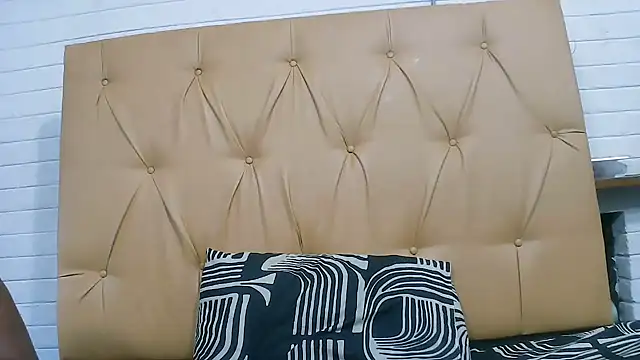 Ladyxx21 online show from February 19, 2026, 4:53 am