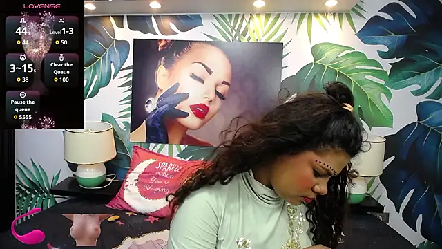 Snapshot of yaazhinii chatting on March 25, 2026, 11:42 am yaazhinii online show from March 25, 2026, 11:42 am