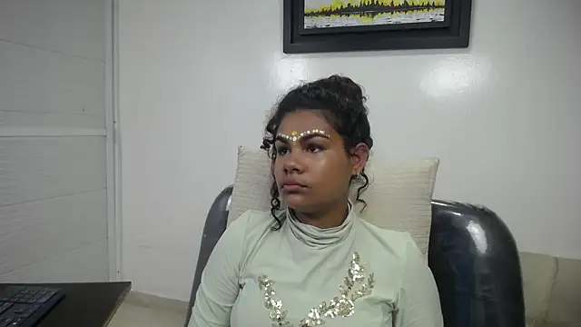 Snapshot of yaazhinii chatting on March 28, 2026, 11:55 am yaazhinii online show from March 28, 2026, 11:55 am