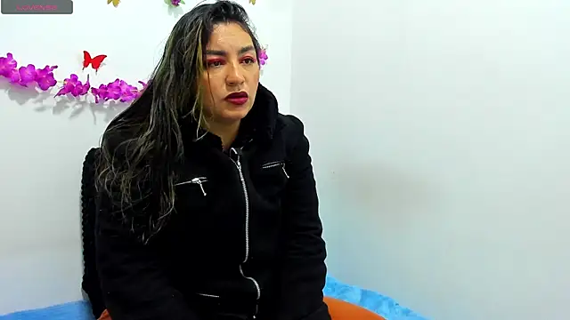 Snapshot of lexyy24 chatting on February 24, 2026, 9:43 am lexyy24 online show from February 24, 2026, 9:43 am