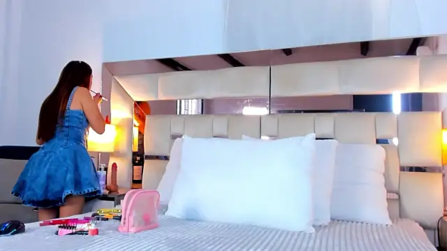 Snapshot of EloiseClairmont chatting on March 20, 2026, 8:21 pm EloiseClairmont online show from March 20, 2026, 8:21 pm