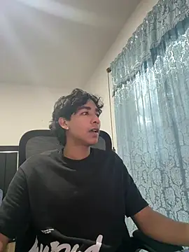 Snapshot of Pedestal_diamant chatting on March 2, 2026, 10:38 pm Pedestal diamant online show from March 2, 2026, 10:38 pm