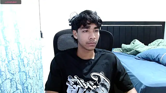 Snapshot of Pedestal_diamant chatting on March 13, 2026, 12:15 am Pedestal diamant online show from March 13, 2026, 12:15 am