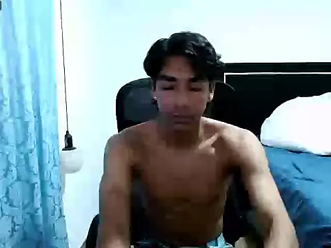 Snapshot of Pedestal_diamant chatting on April 16, 2026, 12:11 am Pedestal diamant online show from April 16, 2026, 12:11 am