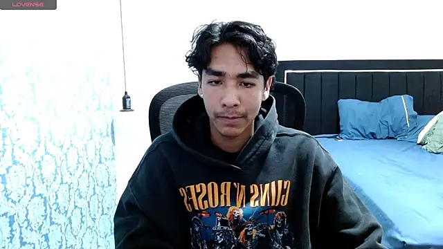 Snapshot of Pedestal_diamant chatting on March 31, 2026, 12:34 am Pedestal diamant online show from March 31, 2026, 12:34 am