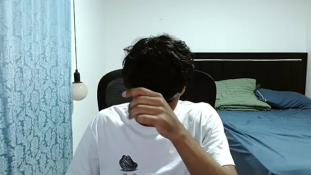 Snapshot of Pedestal_diamant chatting on March 12, 2026, 12:05 am Pedestal diamant online show from March 12, 2026, 12:05 am