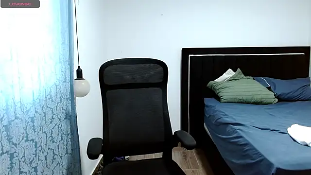 Snapshot of Pedestal_diamant chatting on March 8, 2026, 8:23 pm Pedestal diamant online show from March 8, 2026, 8:23 pm