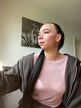 Snapshot of zoeelovee chatting on March 19, 2026, 11:32 am zoeelovee online show from March 19, 2026, 11:32 am