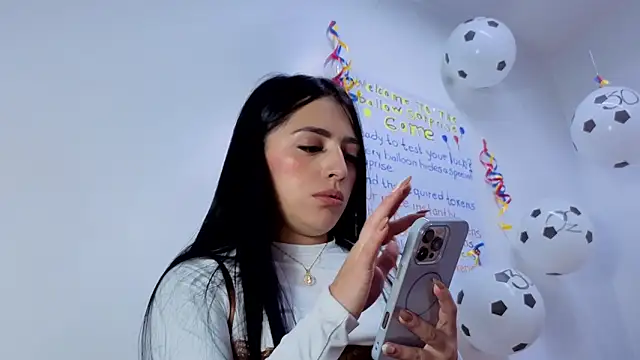 Julieta-Horny- online show from June 16, 2026, 2:06 pm