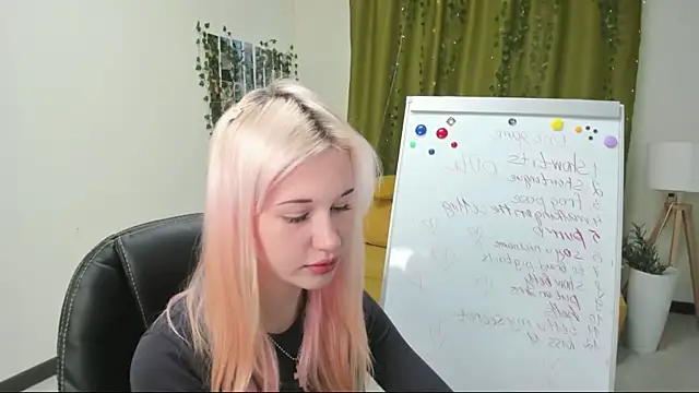 Polly Lolipop online show from February 5, 2026, 12:56 pm